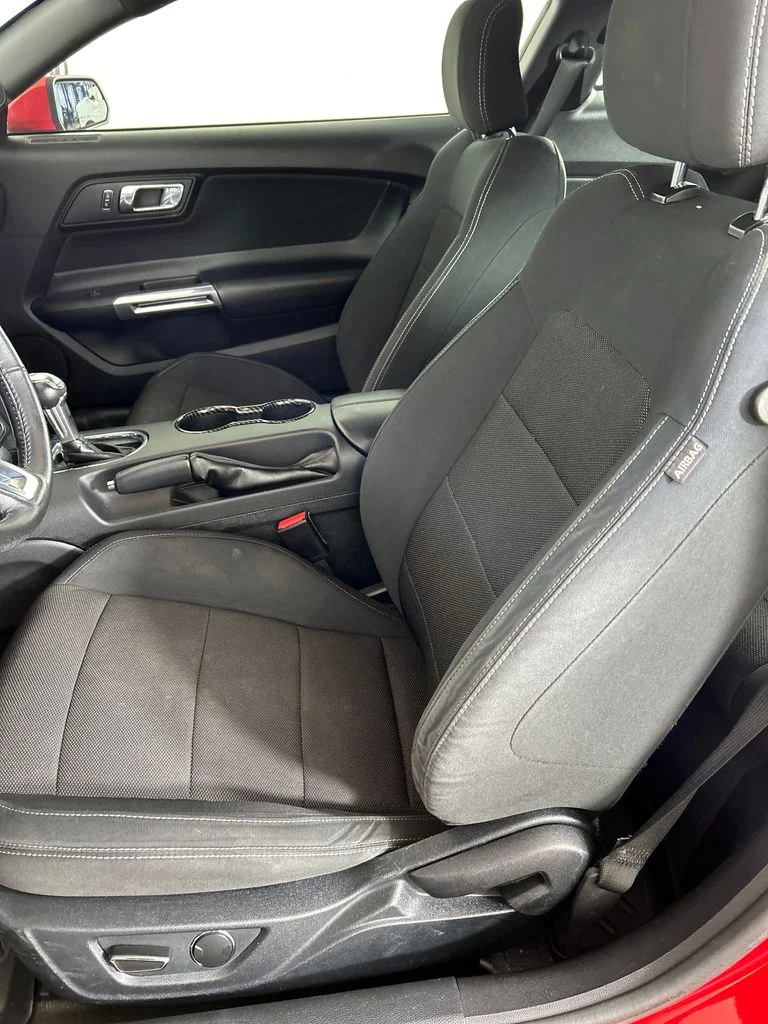 Used 2016 Red Ford V6 image 12