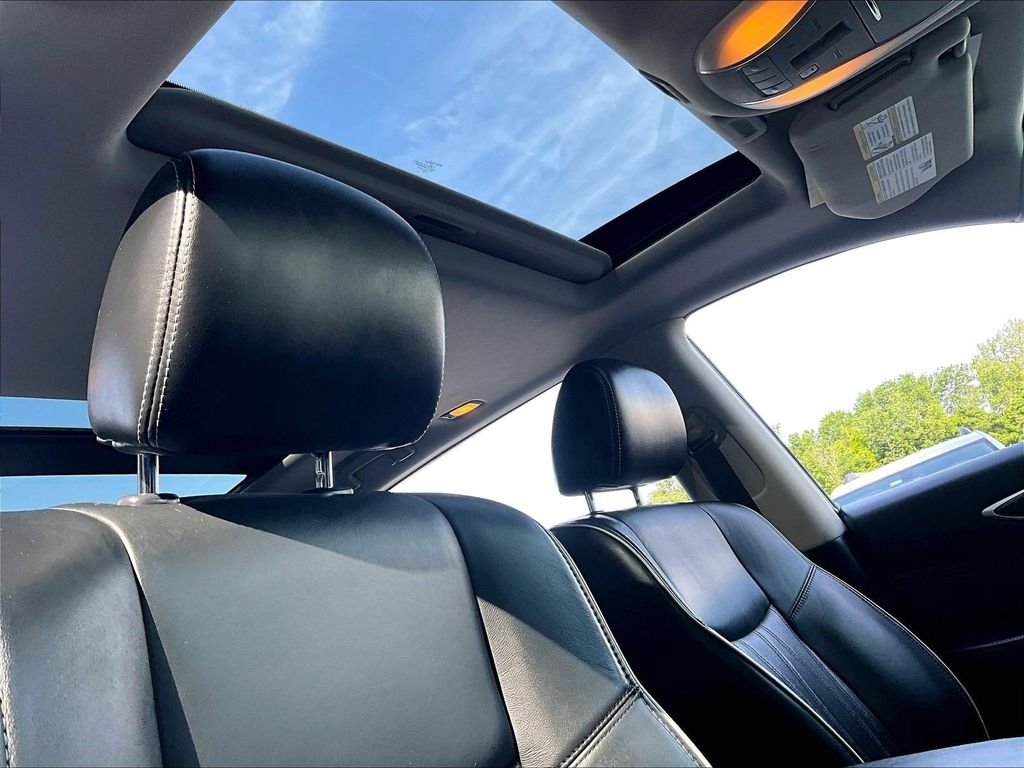 Used 2018 Blue INFINITI Base image 23