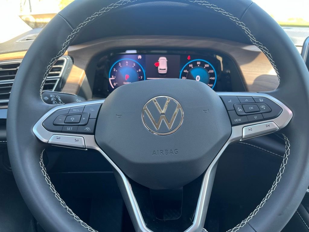 New 2026 Black Volkswagen 2.0T SE w/Technology image 16