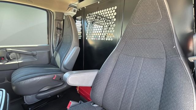 Used 2024 White GMC Work Van image 19