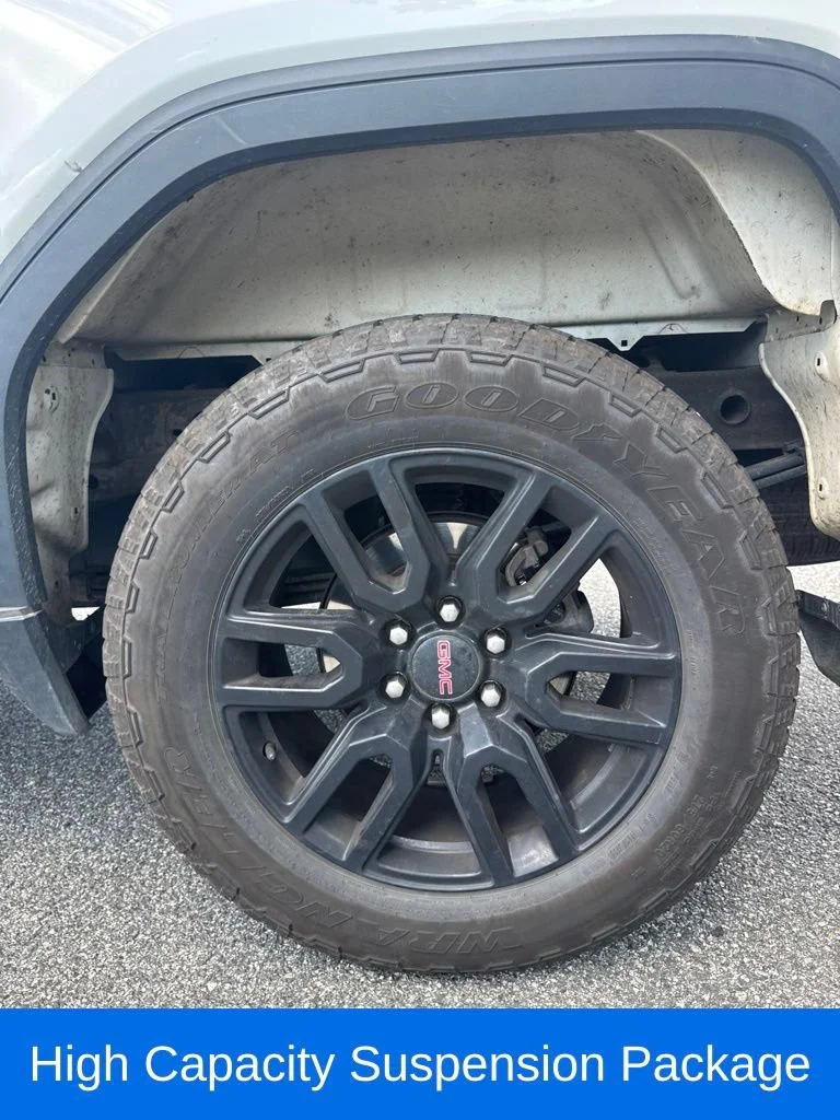 Used 2022 SUMMIT WHITE GMC Elevation image 14