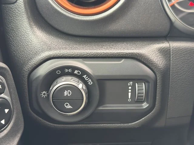 Used 2023 Gray Jeep Mojave image 28