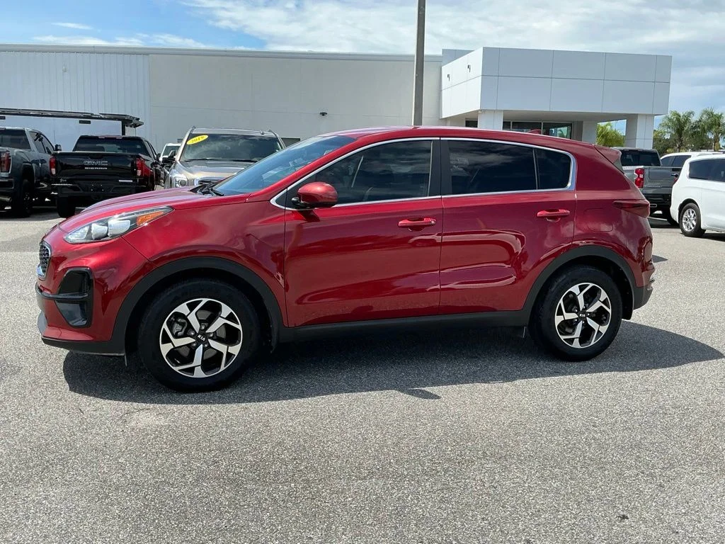 Used 2022 Red Kia LX image 3