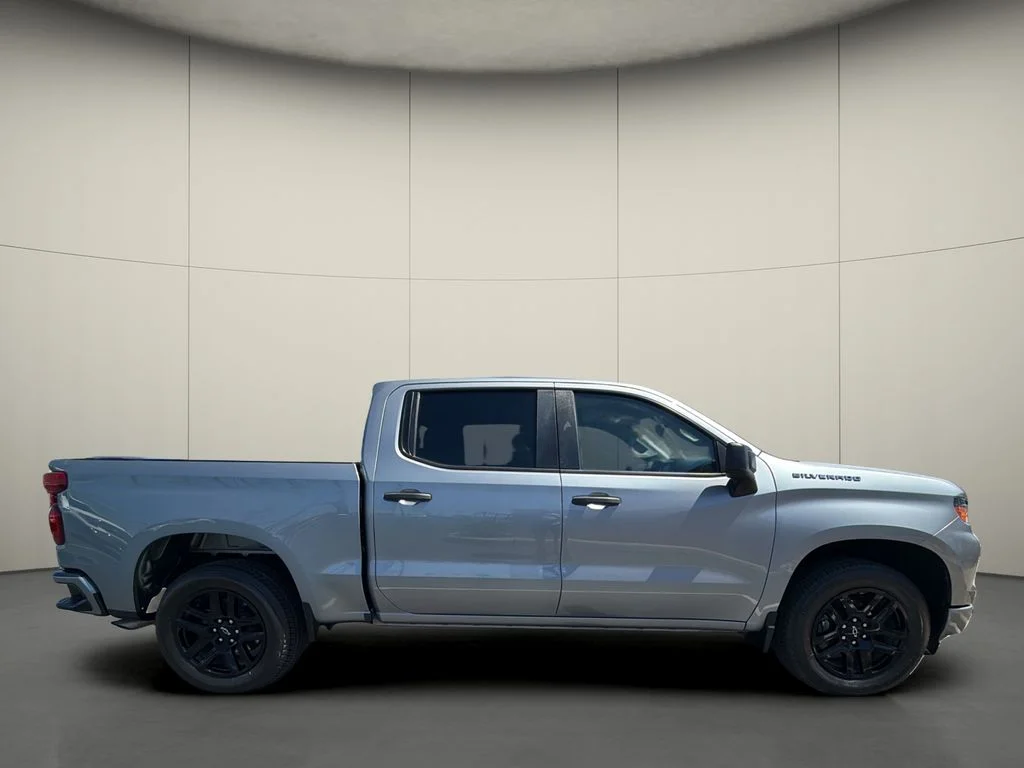 Used 2024 Gray Chevrolet Custom image 8