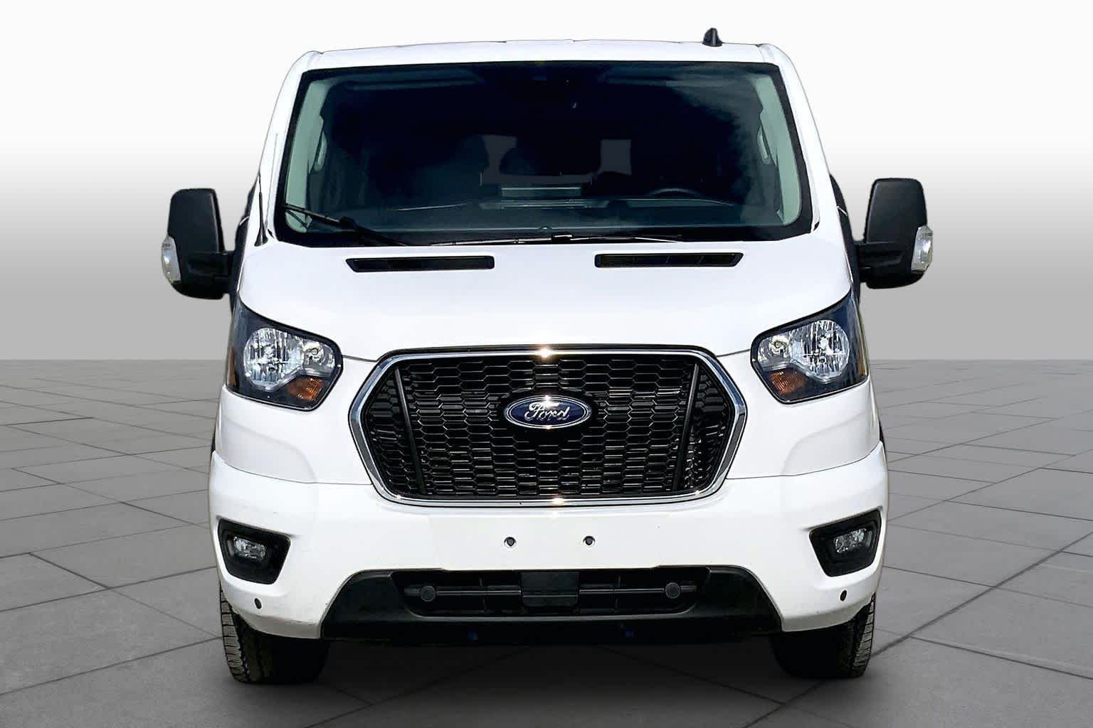 Used 2025 Oxford White Ford XLT image 4
