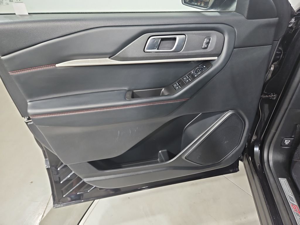 2025 Ford Explorer ST-LINE - Photo 11