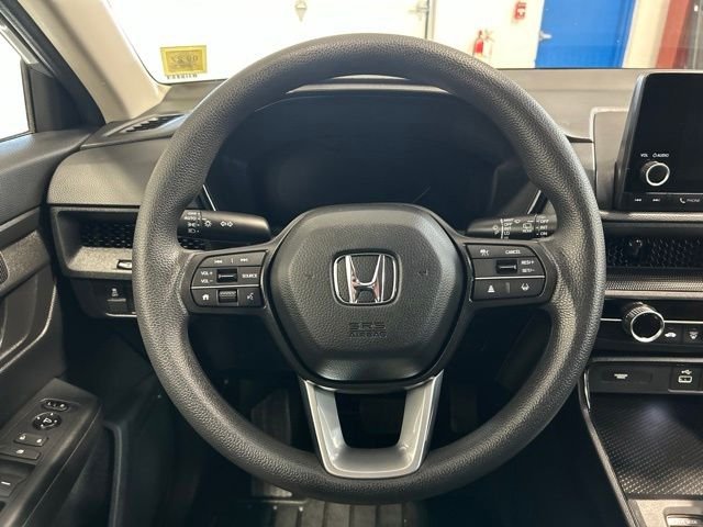 2025 Honda CR-V LX - Photo 16