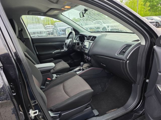 Used 2019 Black Mitsubishi 2.0 SE image 11