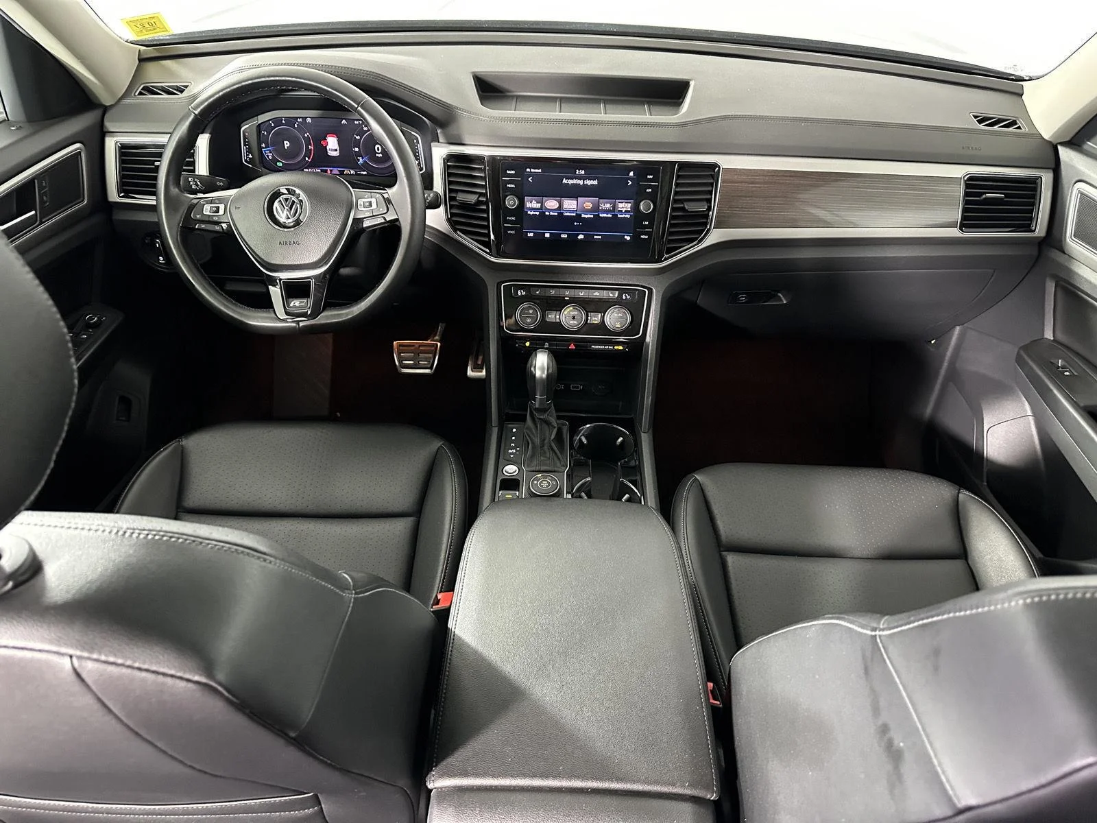 Used 2019 Platinum Gray Metallic Volkswagen 3.6L V6 SEL R-Line image 26