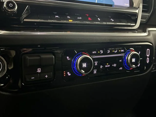 2026 GMC Sierra 1500 SLE - Photo 18