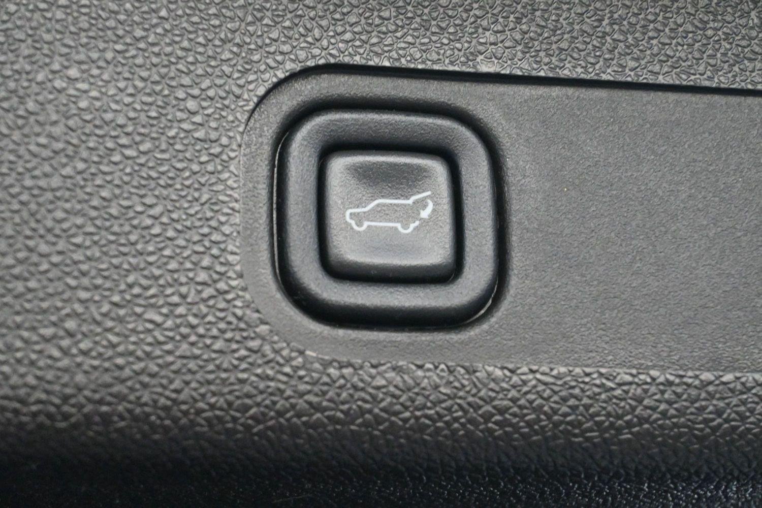 Used 2013 Black Raven Cadillac Premium image 11