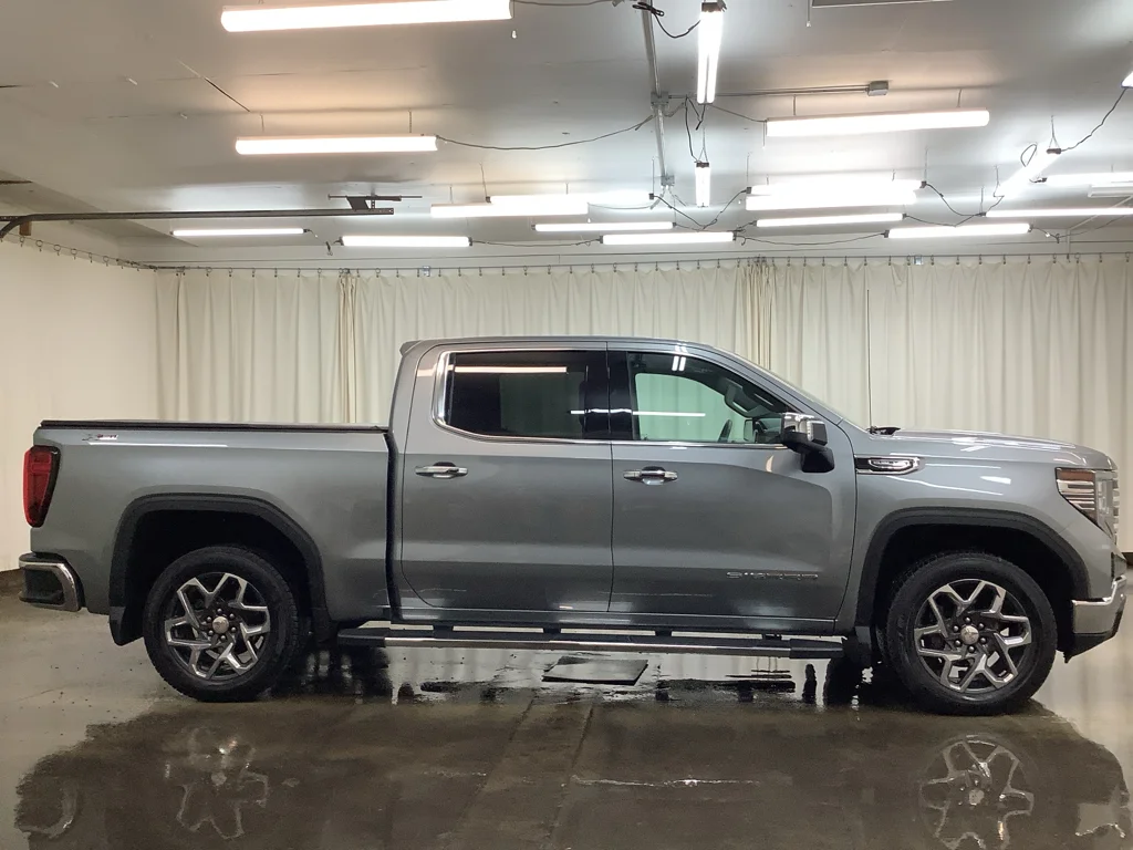 Used 2024 Sterling Metallic GMC SLT image 5