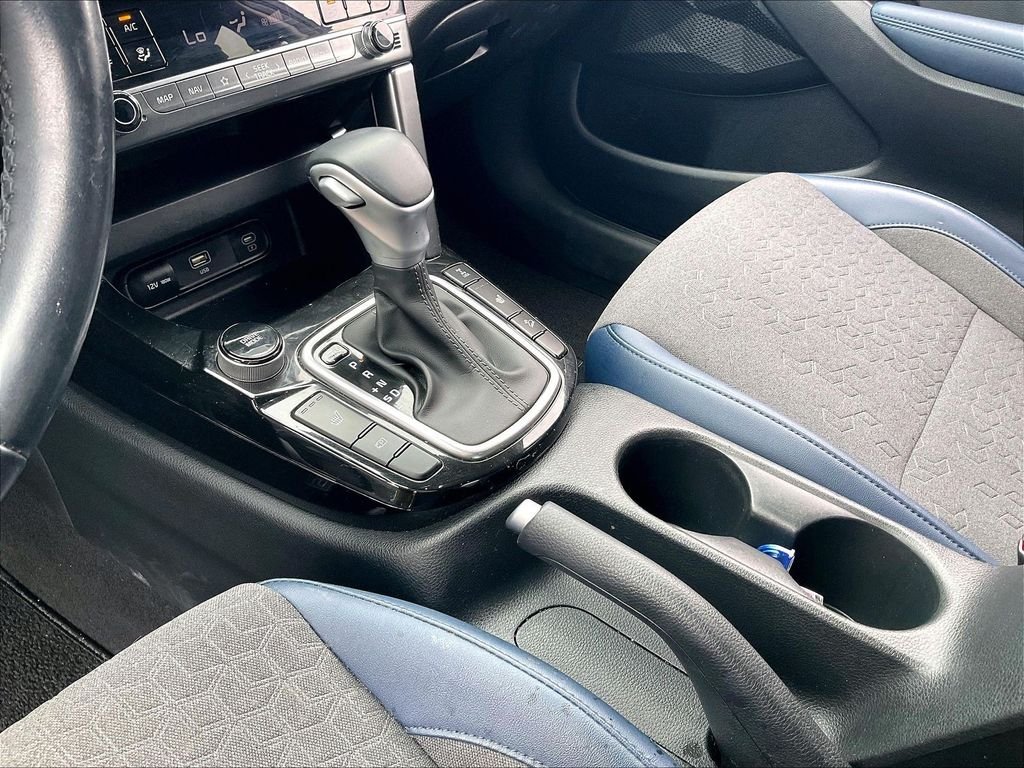 Used 2024 Fusion Black Kia S image 19
