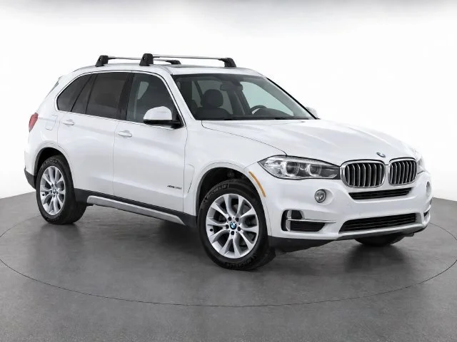 Used 2014 White BMW sDrive35i image 1