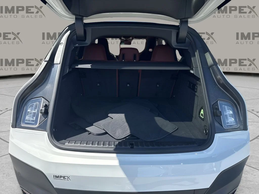 Used 2023 White BMW xDrive50 image 29