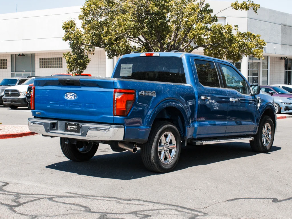Used 2025 Blue Ford XLT image 5