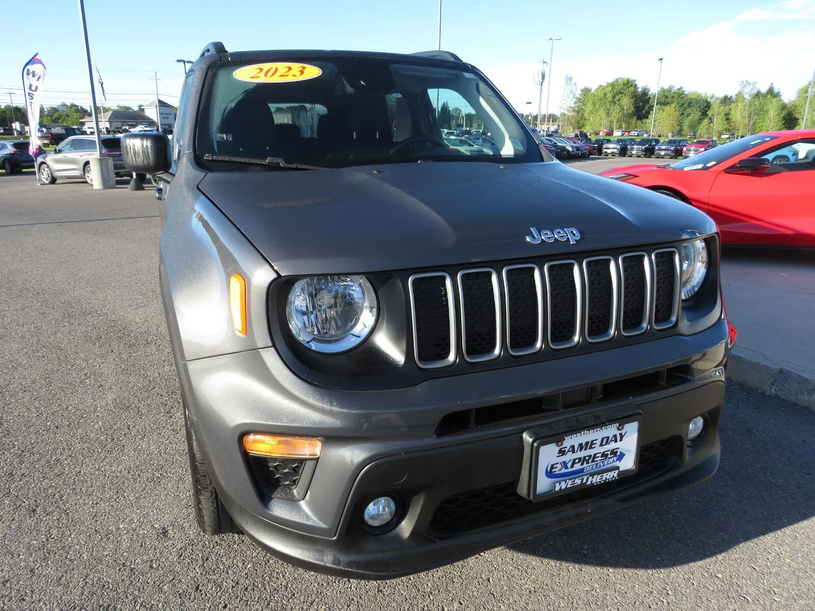 Used 2023 Graphite Gray Jeep Latitude image 4