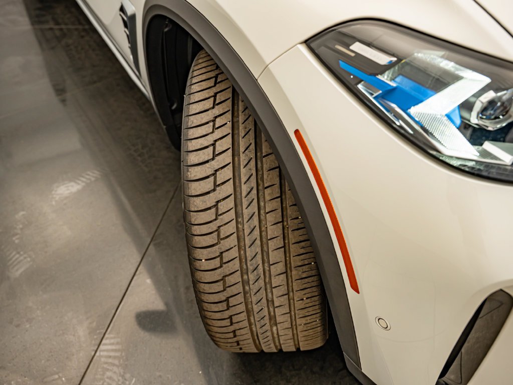 Used 2024 Mineral White Metallic BMW xDrive40i image 53