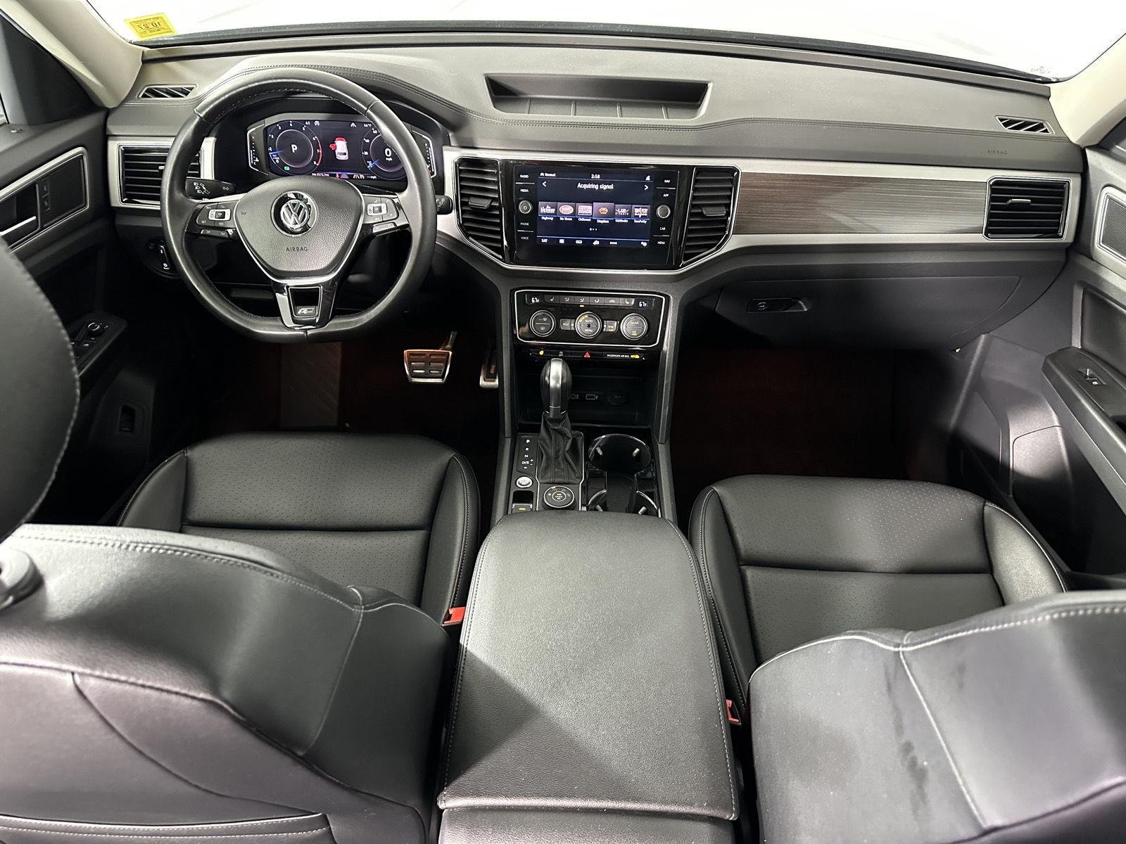 Used 2019 Platinum Gray Metallic Volkswagen 3.6L V6 SEL R-Line image 26