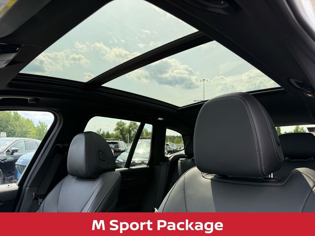Used 2023 Alpine White BMW xDrive30i m-sport w/premium & hk audio image 18