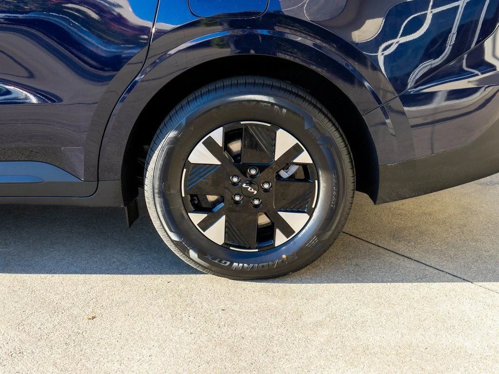New 2026 Deep Chroma Blue Kia LXS image 30