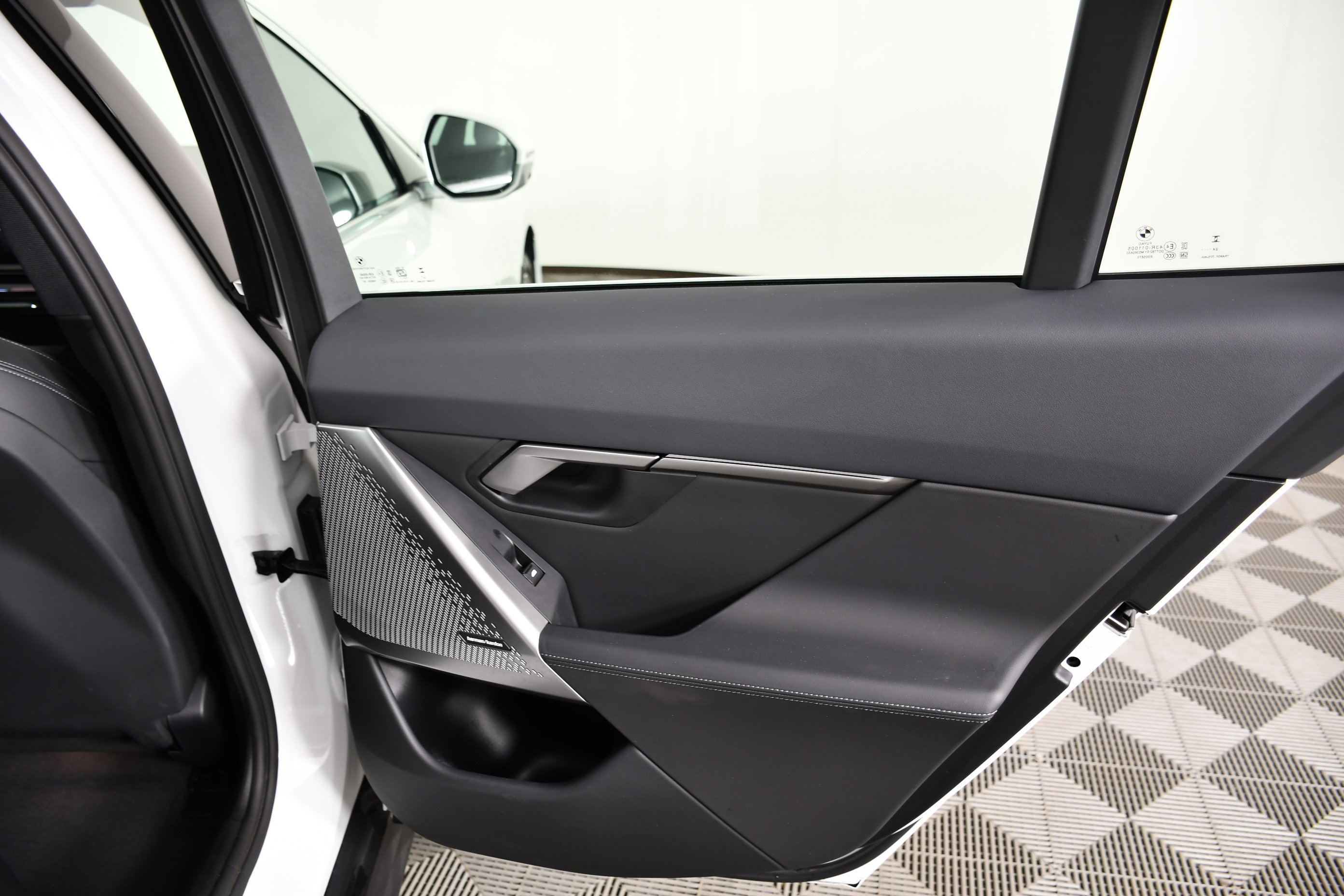 2025 BMW 5 Series 530i - Photo 43