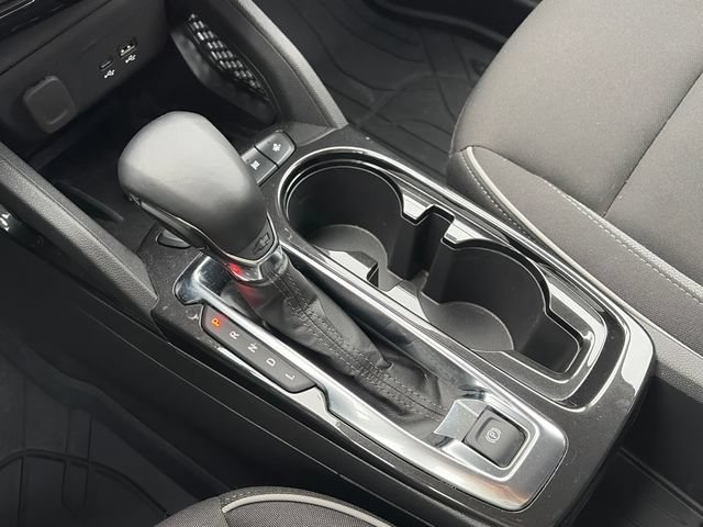 Used 2025 Summit White Chevrolet LT image 23