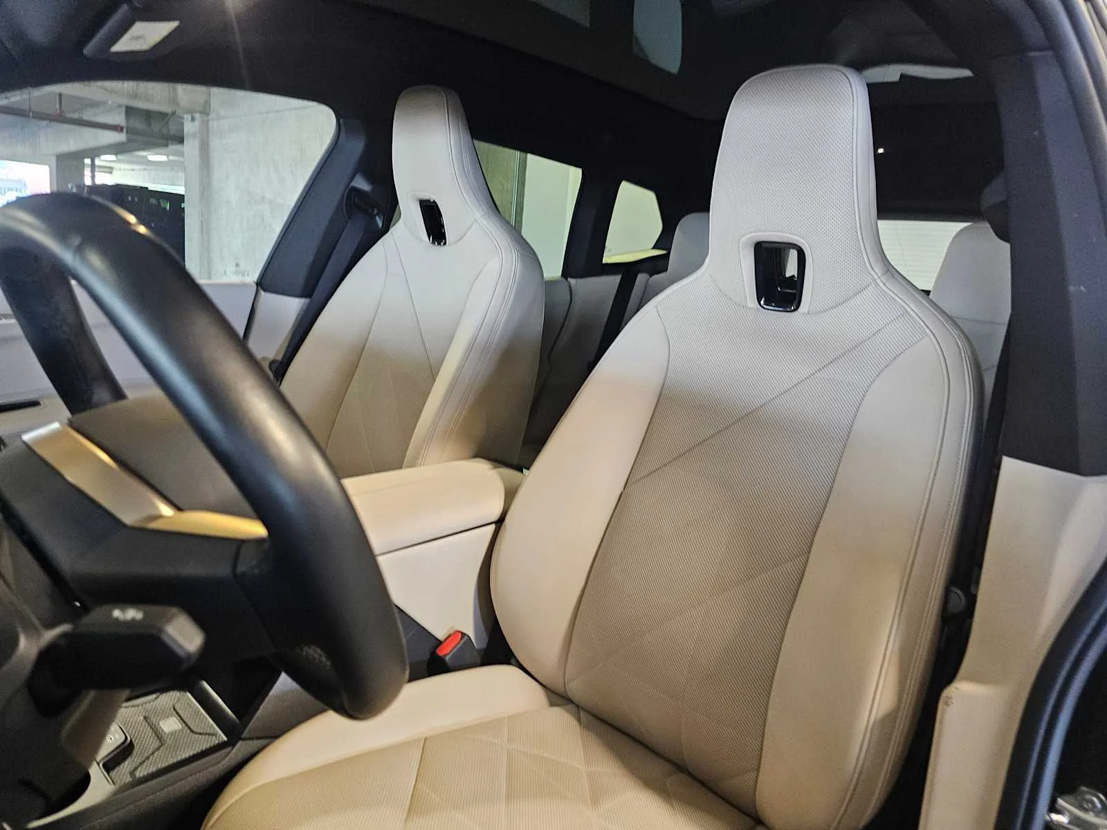 Certified Used 2024 Alpine White BMW xDrive50 image 24