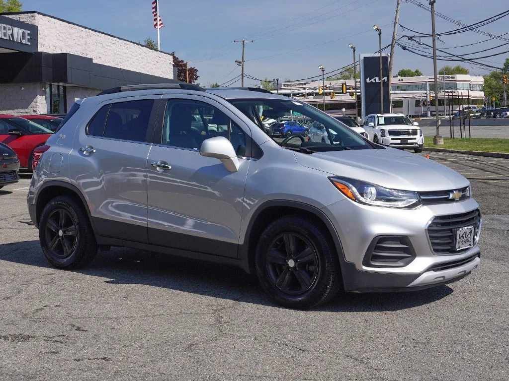 Used 2017 Chevrolet Trax LT with VIN 3GNCJLSB5HL238605 for sale in Riverdale, NJ