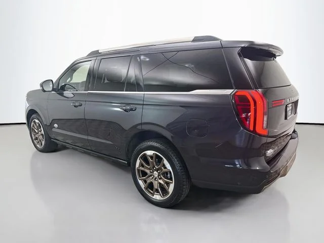 Used 2025 Gray Metallic Ford King Ranch image 5