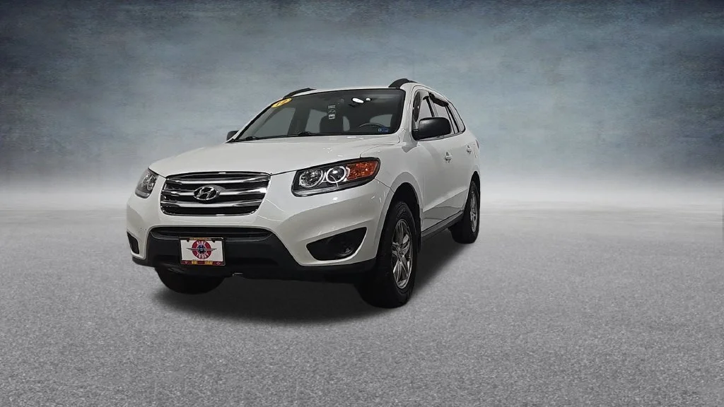 Used 2012 White Hyundai GLS image 1