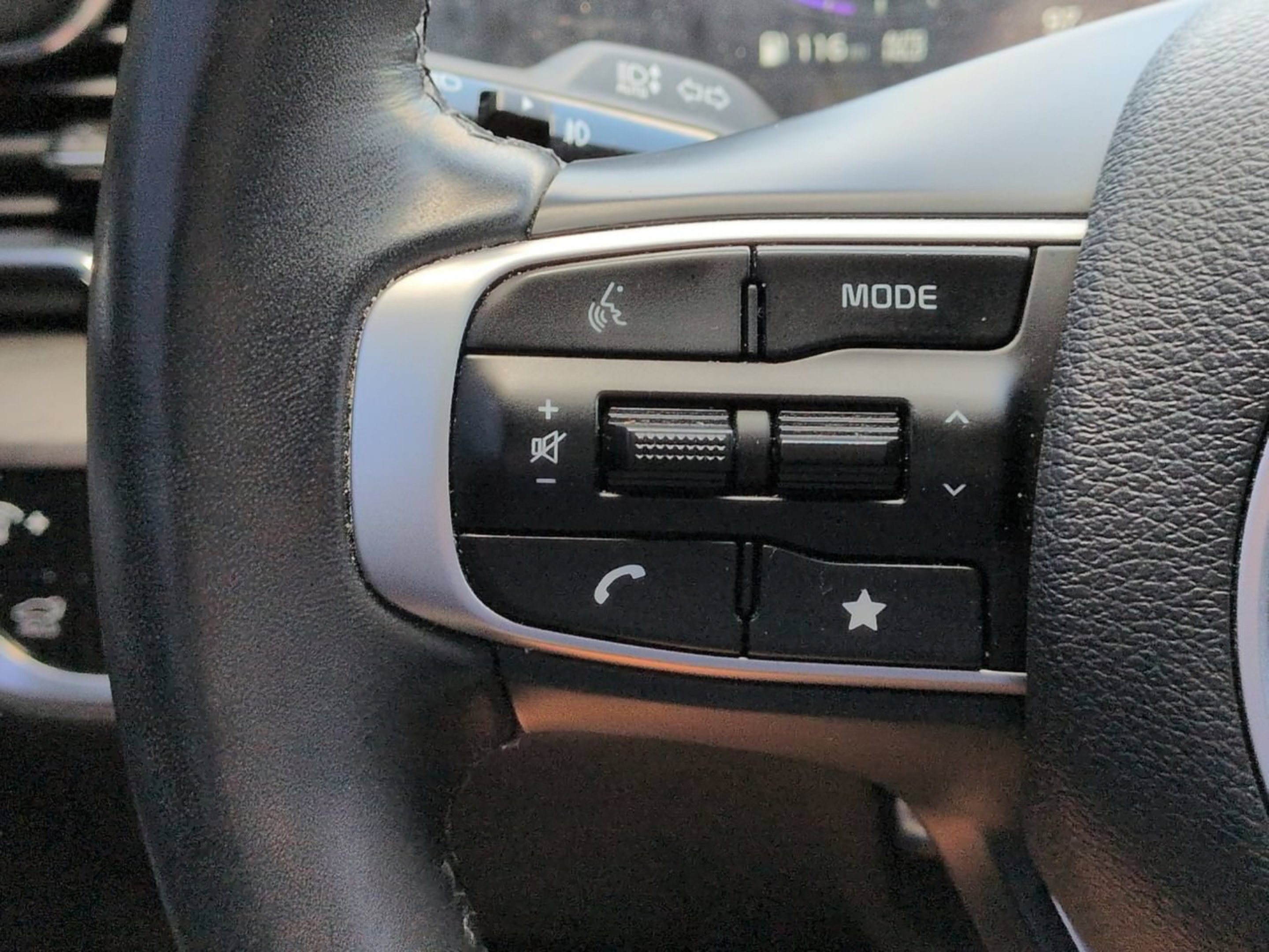 Used 2023 Glacier White Pearl/Ebony Black Roof Kia X-Pro image 26