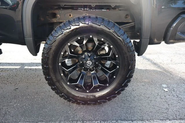 Used 2022 Black GMC Elevation image 38