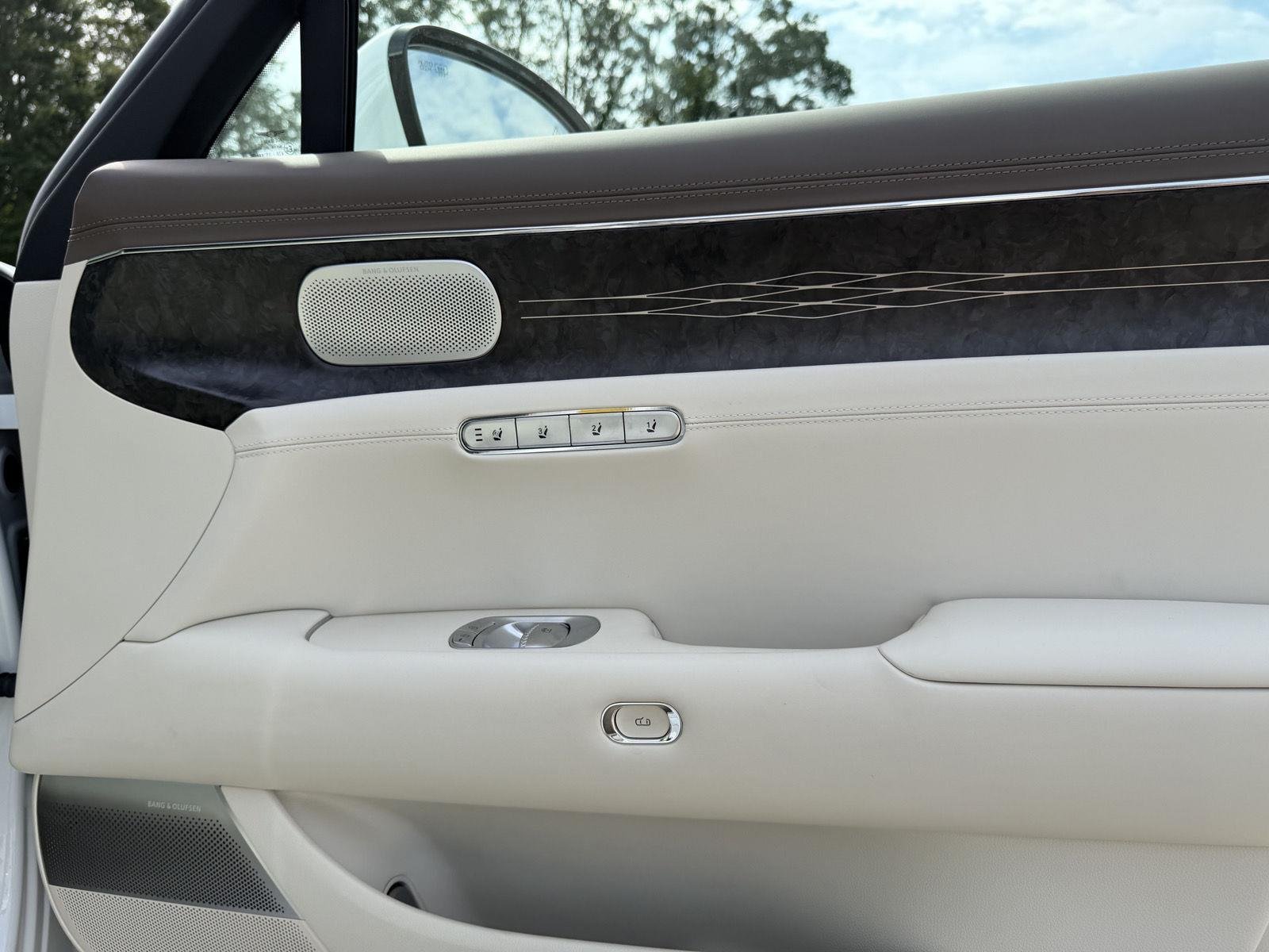 Used 2025 Uyuni White Genesis 3.5T e-SC image 32