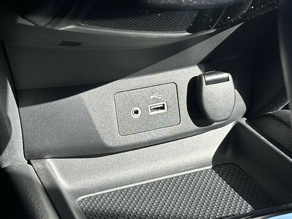 Used 2019 Silver Nissan SV image 39