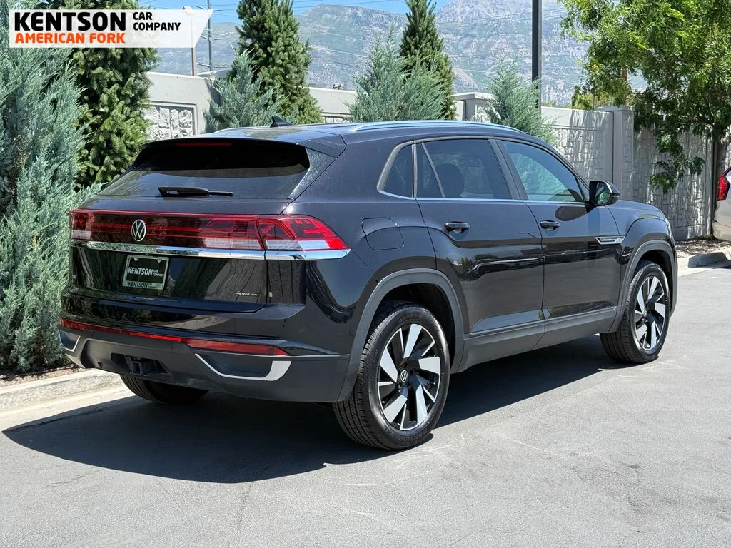 Used 2025 Black Volkswagen 2.0T SE w/Technology image 8