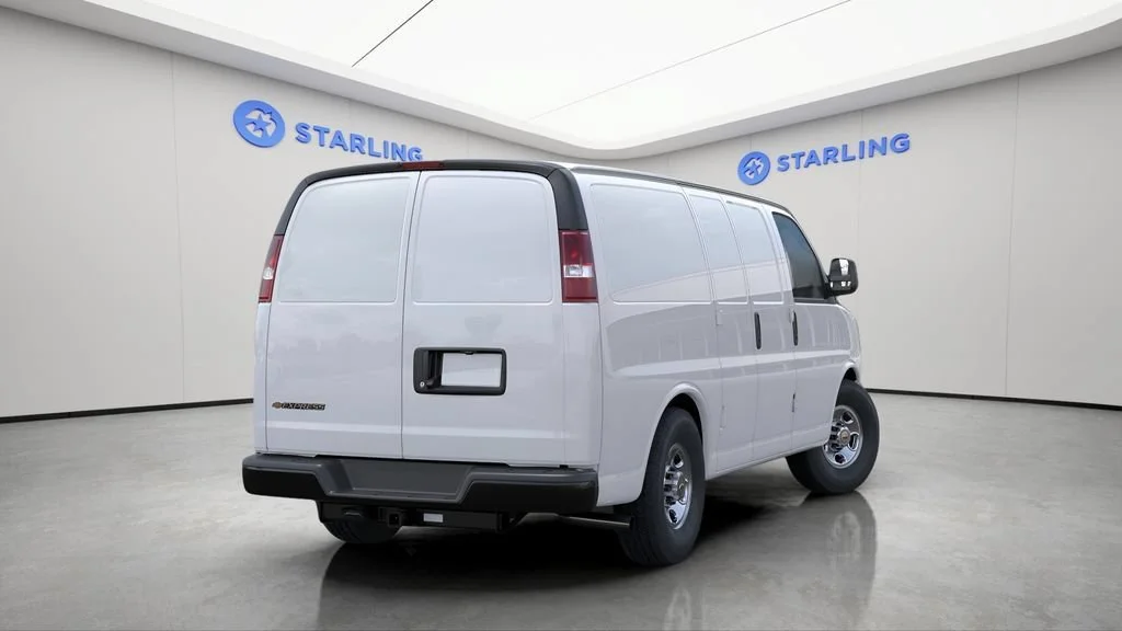 New 2026 Summit White Chevrolet WT image 3