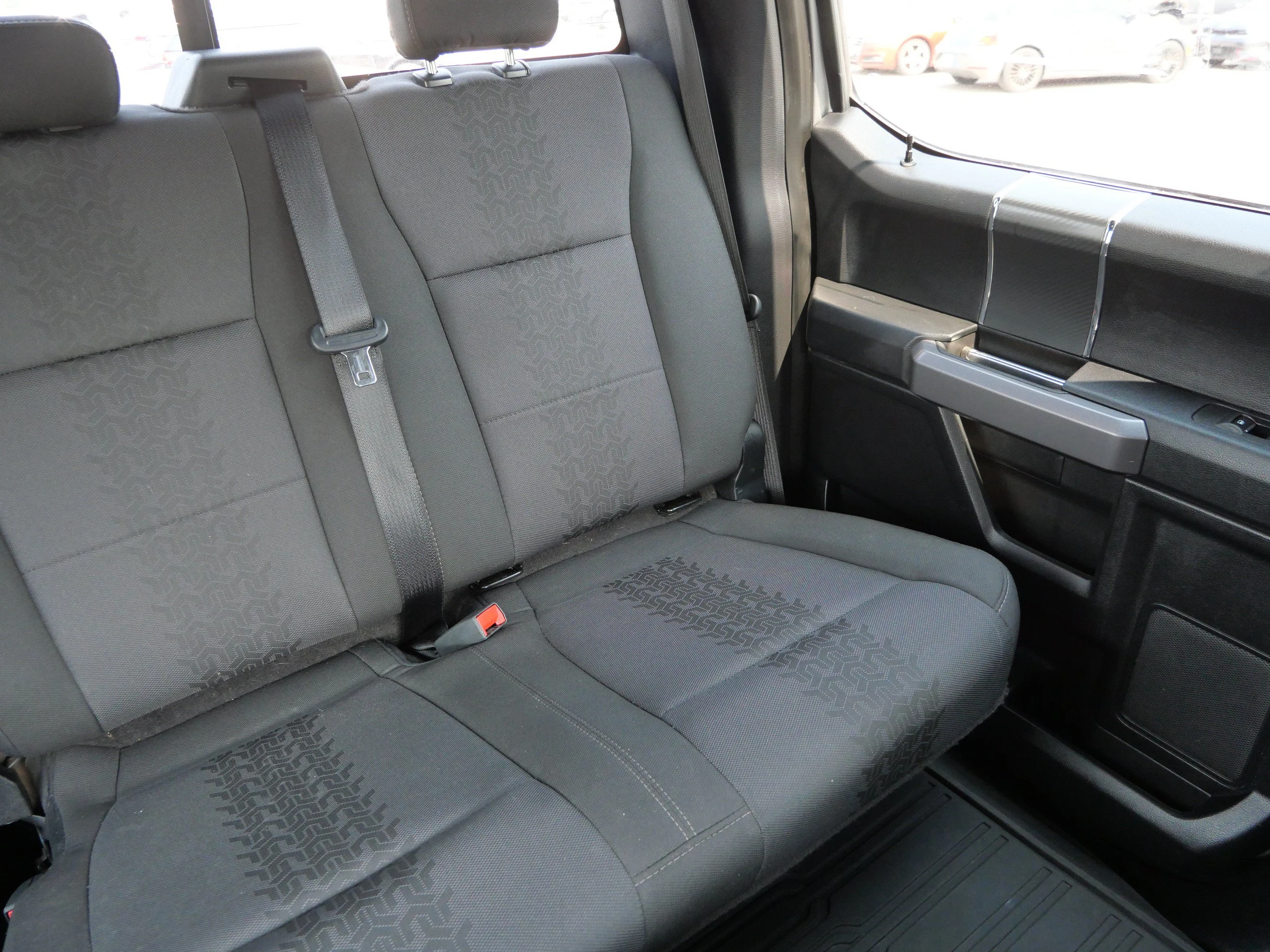 Used 2018 Ingot Silver Metallic Ford XLT image 14