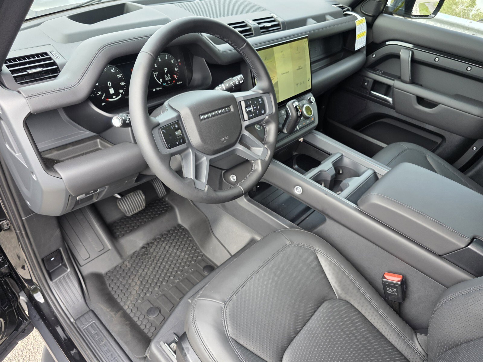 New 2026 Santorini Black Land Rover P400 X-Dynamic SE image 11