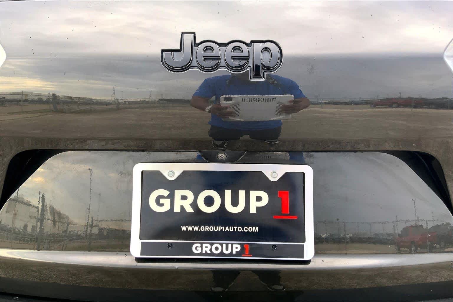 Used 2023 Rocky Mountain Pearlcoat Jeep Limited image 7