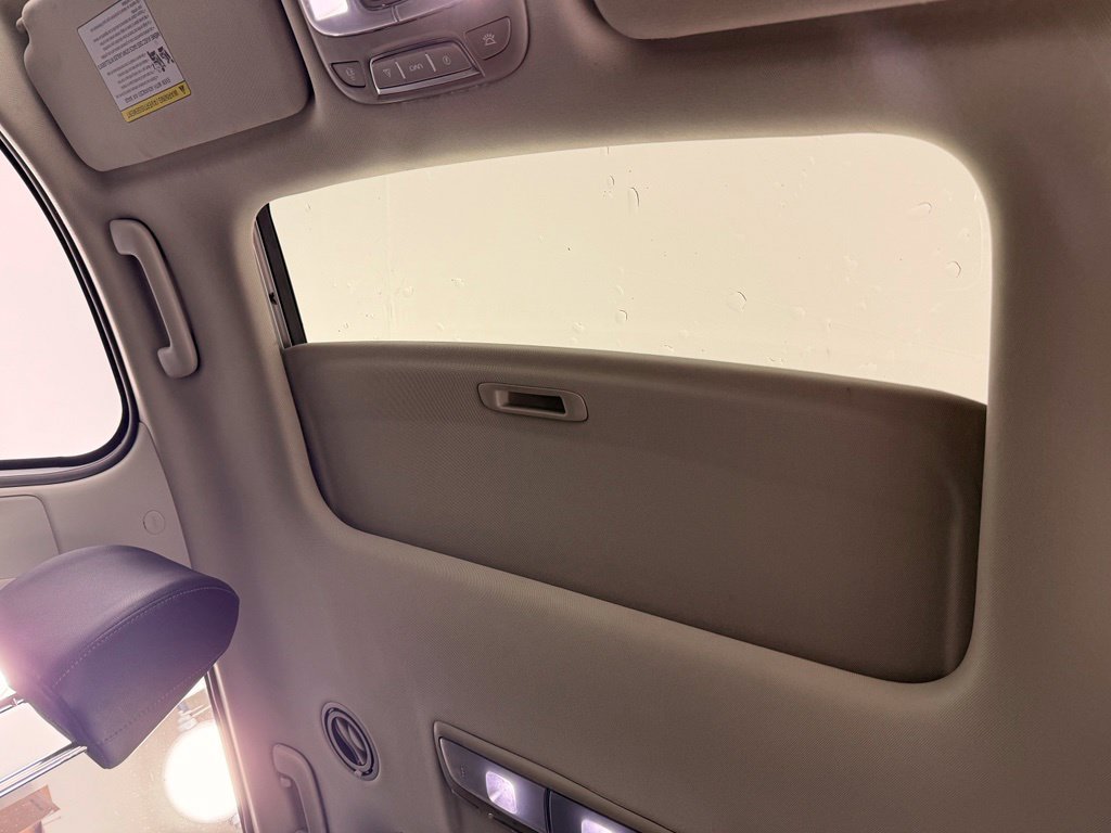 Used 2022 Glacial White Pearl Kia SX image 36