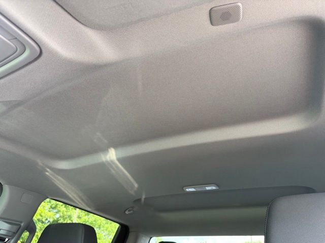 Used 2024 White GMC Elevation image 13