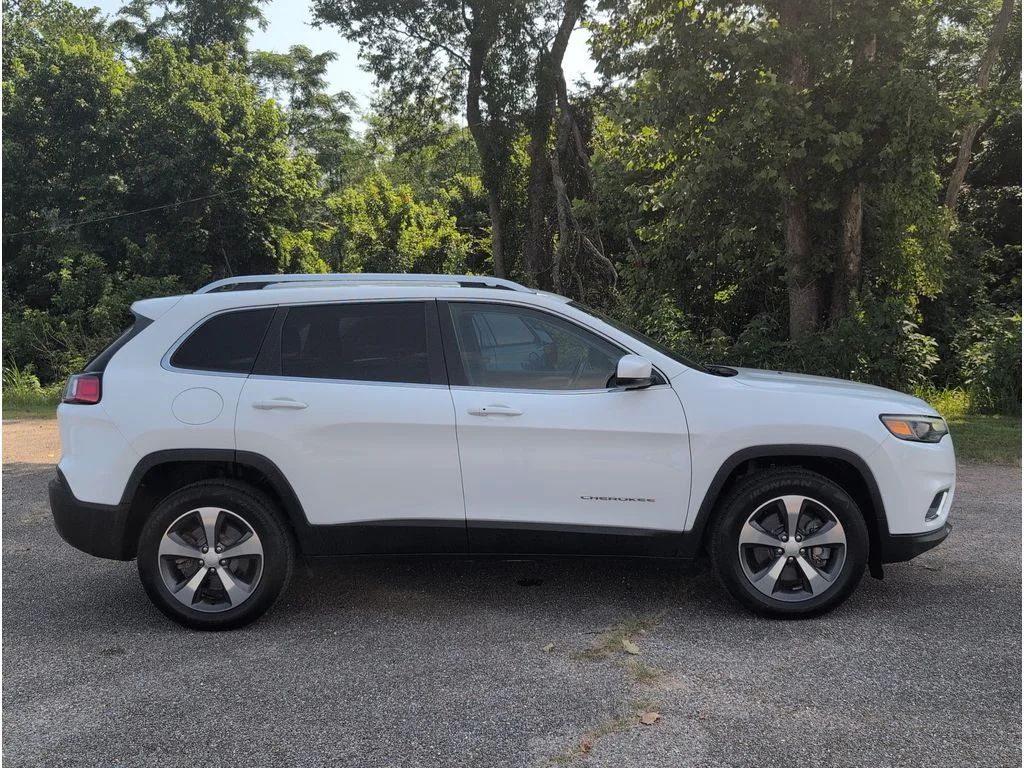 Used 2019 WHITE Jeep 4d SUV 4WD Limited 3.2L image 6