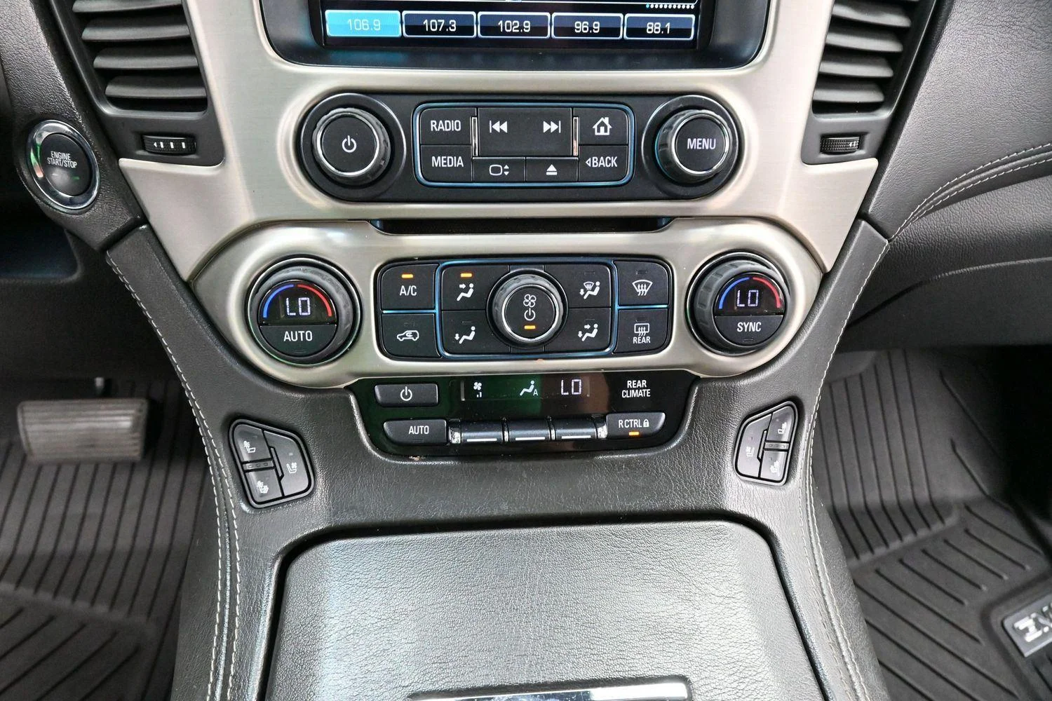 Used 2020 Summit White GMC Denali image 30