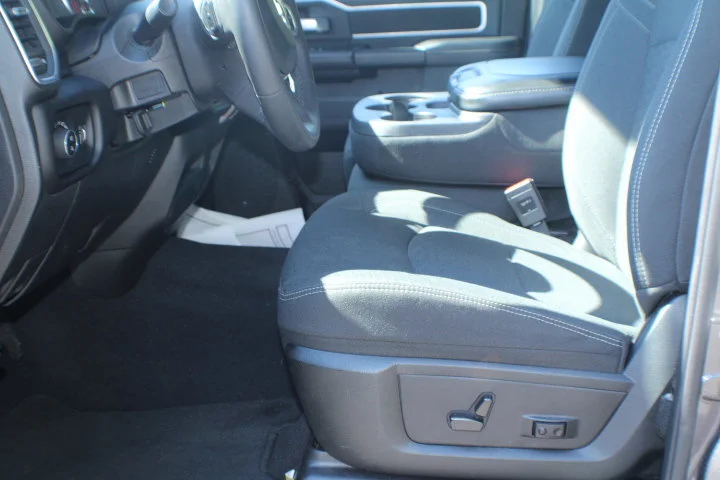 Used 2025  Ram Big Horn image 14