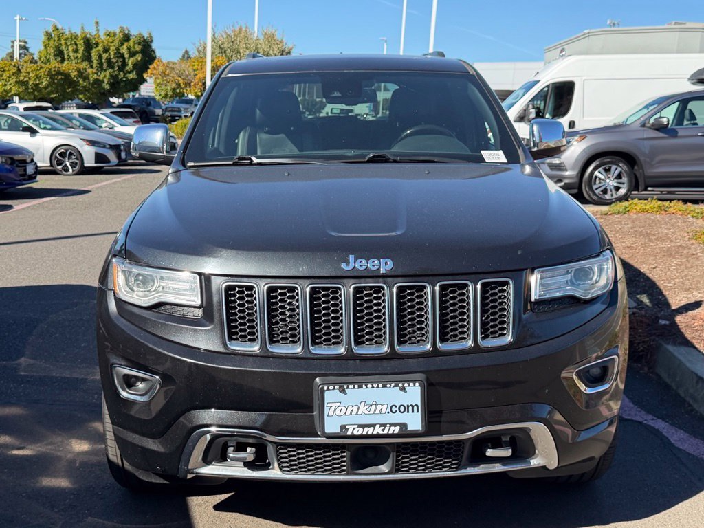 Used 2016 Brilliant Black Crystal Pearlcoat Jeep Overland image 3