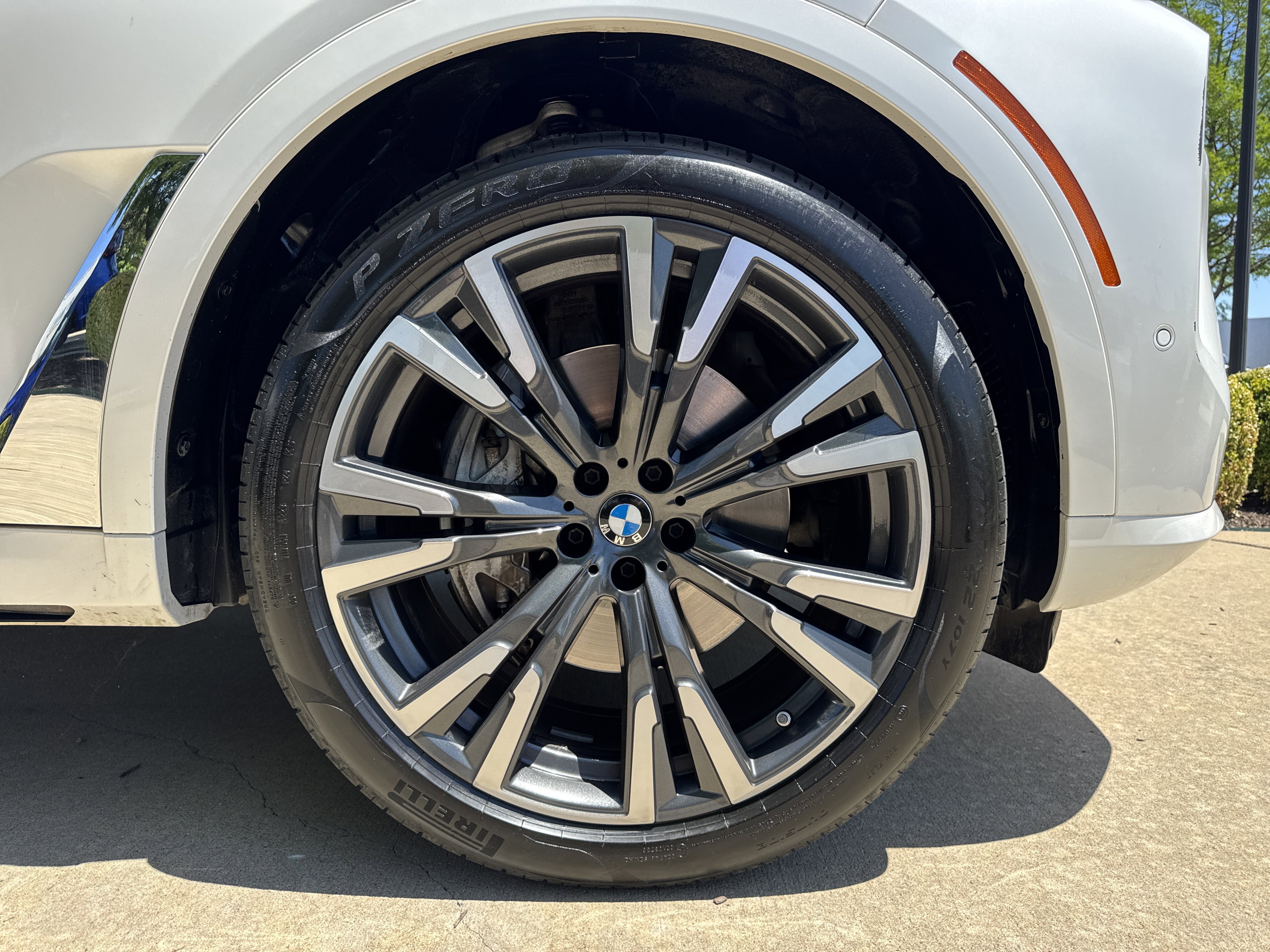 Certified Used 2023 Mineral White Metallic BMW xDrive40i image 31