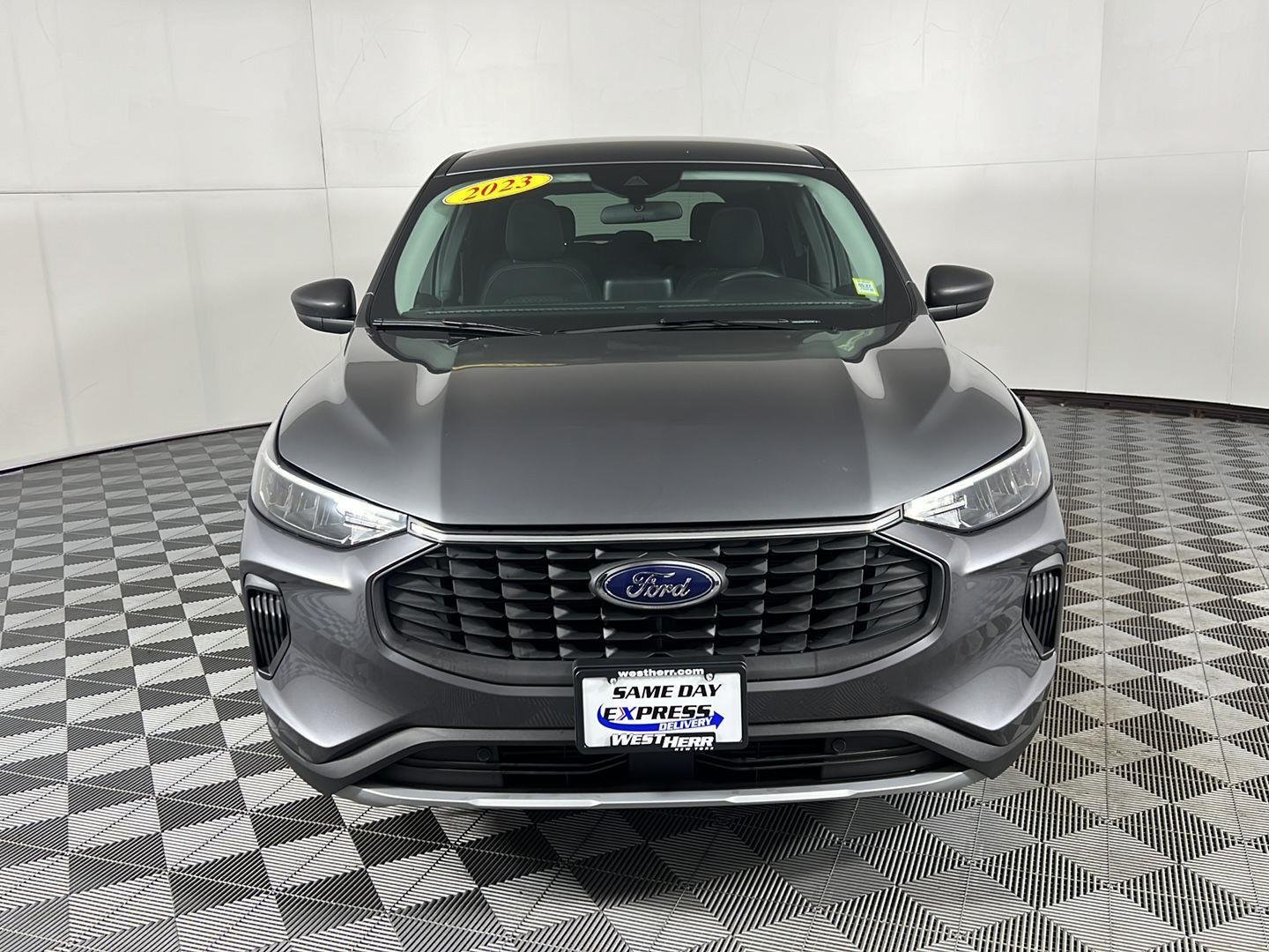 Used 2023 Gray Metallic Ford Active image 10