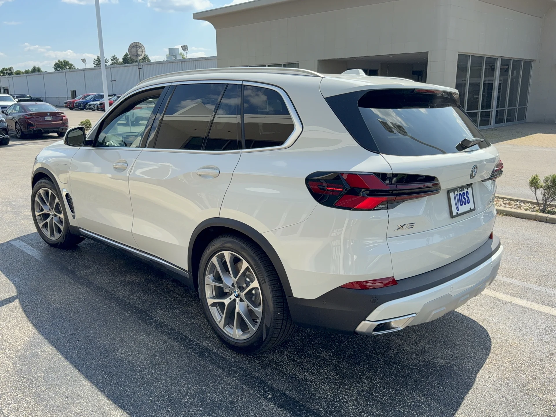 New 2026 Alpine White BMW xDrive50e image 7