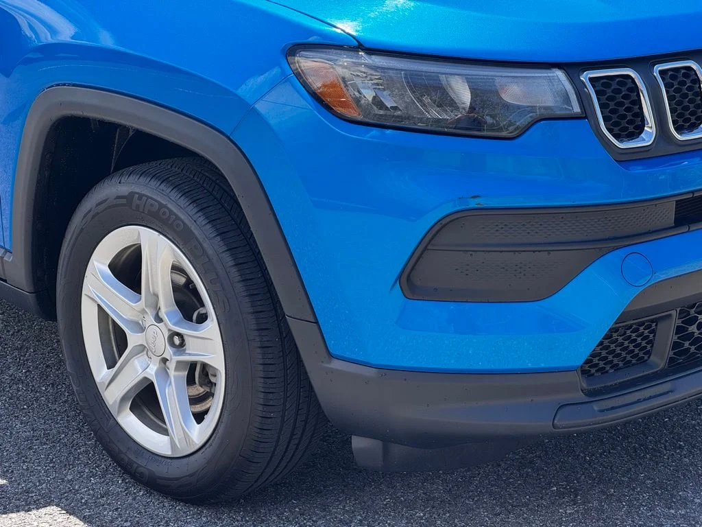 Used 2023 Blue Jeep Sport image 5